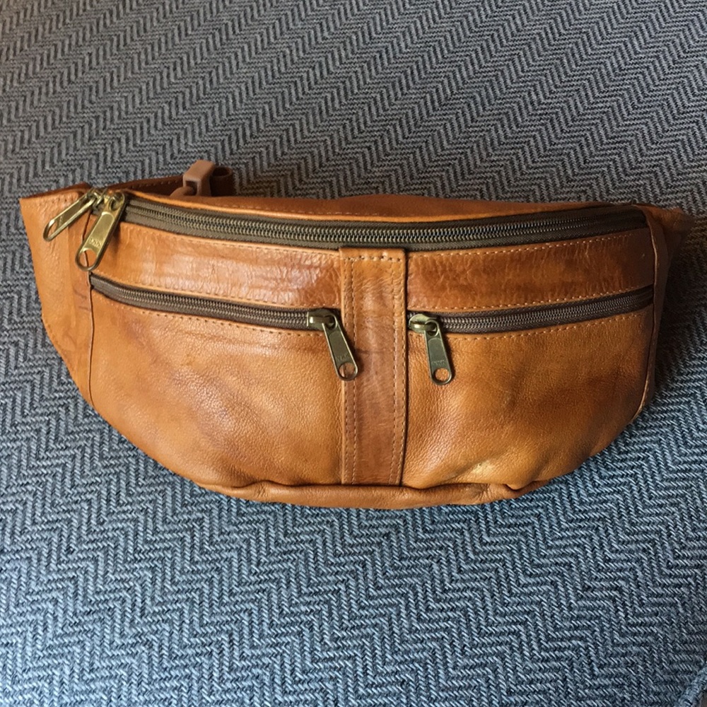 Vintage brown leather Fanny pack